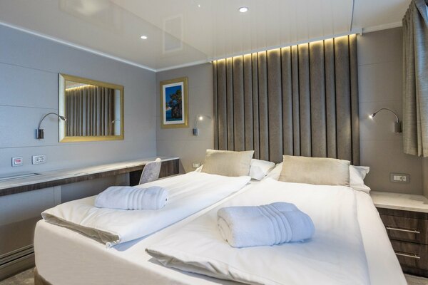 APT Guided Tours & River Cruises MV Lady Eleganza Window Cabin ©APT Guided Tours & River Cruises.jpg